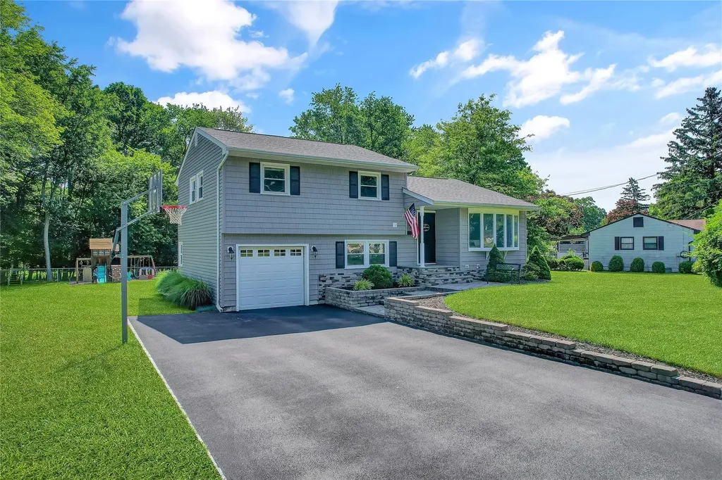 10 Victoria Drive Nanuet NY 10954