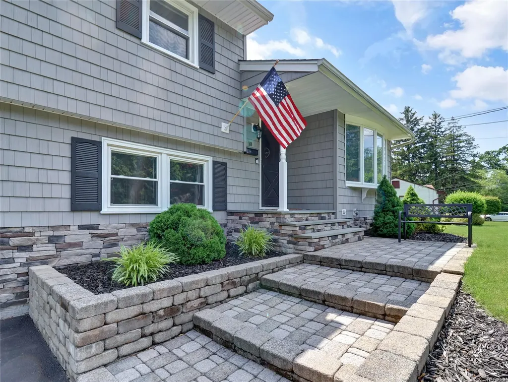10 Victoria Drive Nanuet NY 10954