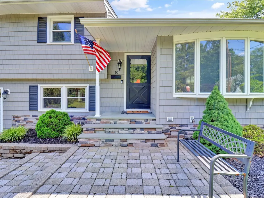 10 Victoria Drive Nanuet NY 10954