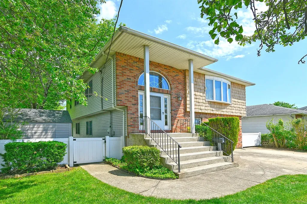 64 S Nassau Street Oyster Bay NY 11714