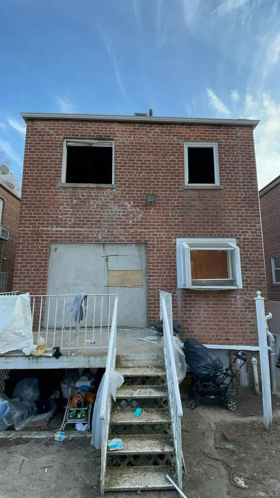 1629 Pelham Parkway Bronx NY 10469