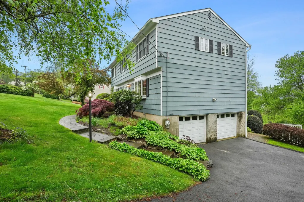34 Sunset Drive North Salem NY 10560