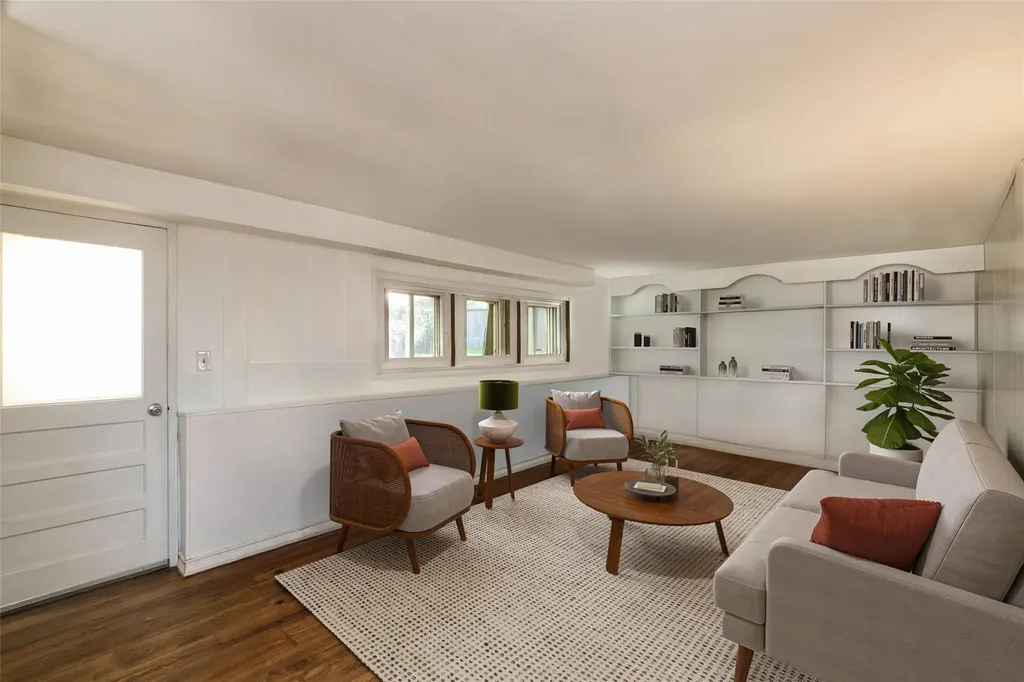 24 Larry Road Selden NY 11784