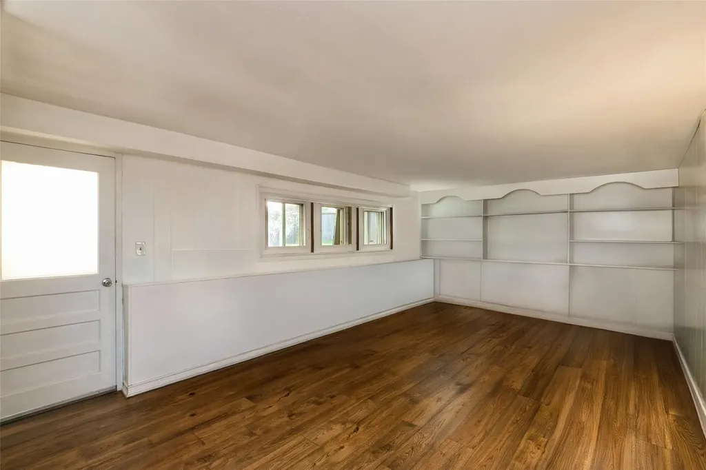24 Larry Road Selden NY 11784