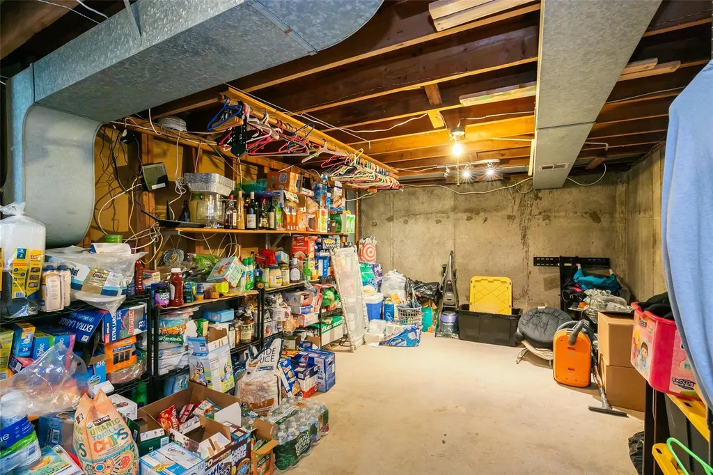 24 Larry Road Selden NY 11784