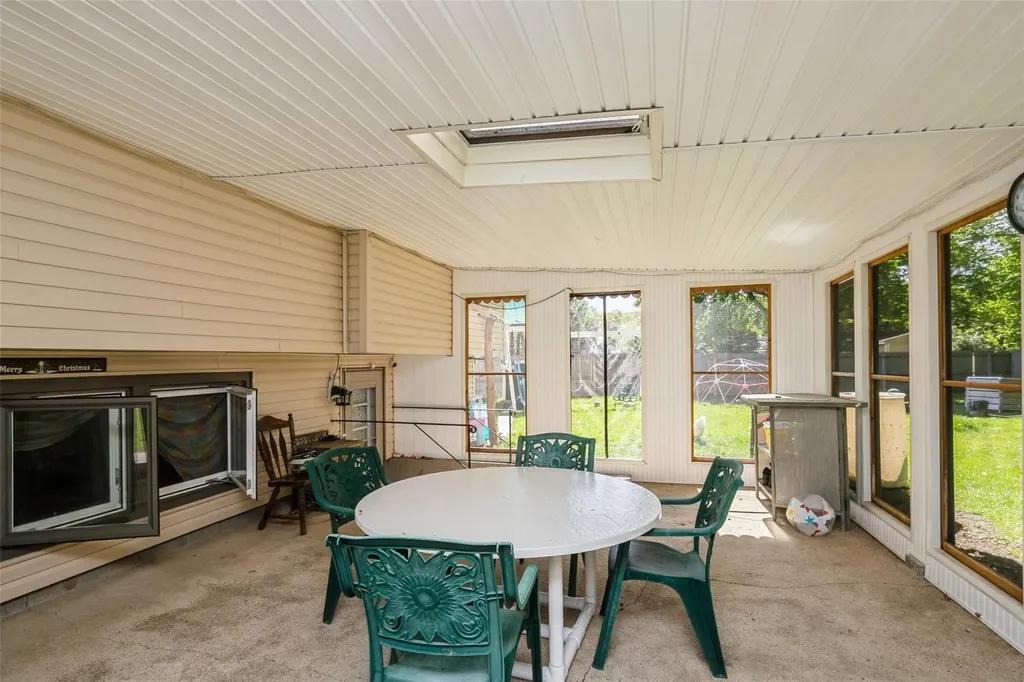24 Larry Road Selden NY 11784