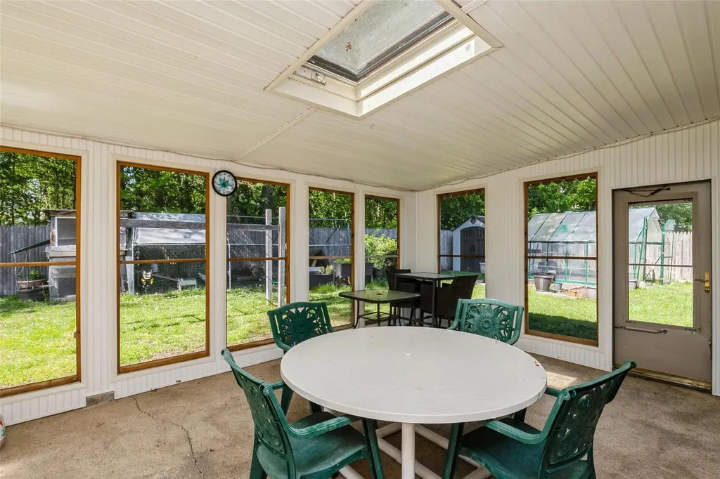 24 Larry Road Selden NY 11784