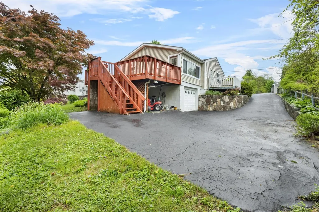 32 Boniello Drive Mahopac NY 10541