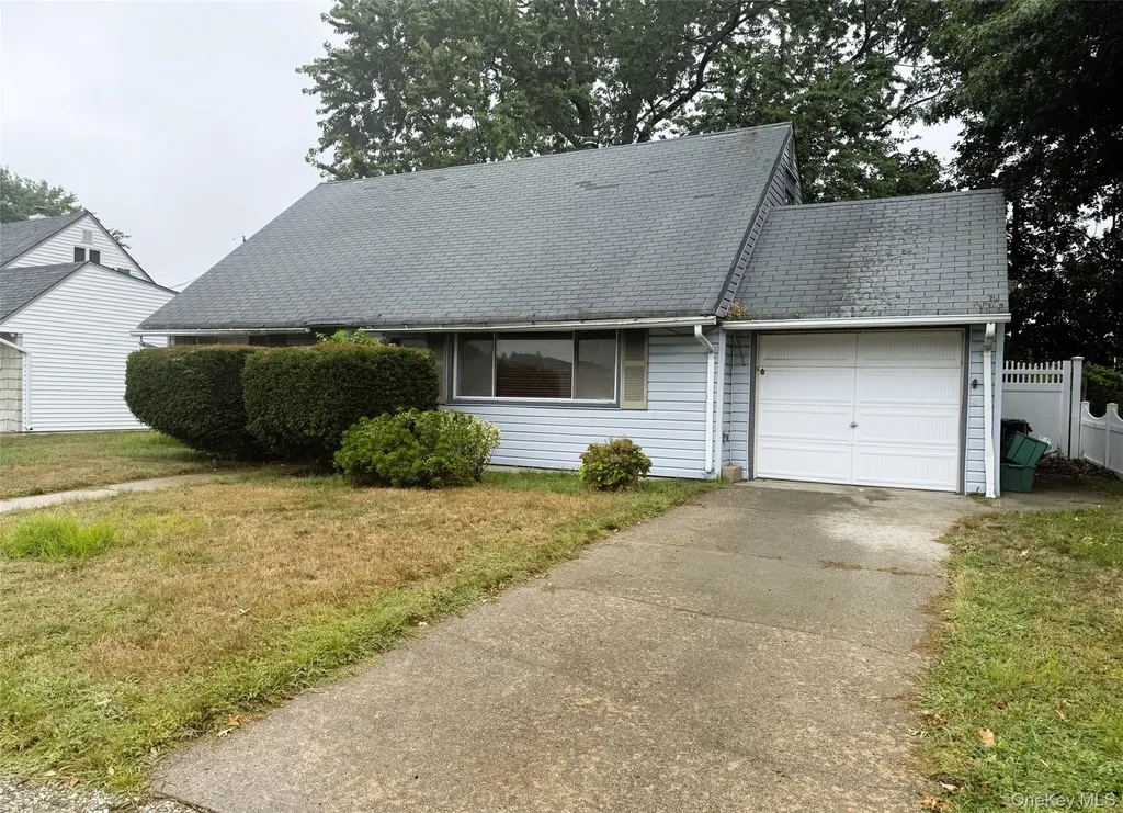 3157 Brixton Lane Levittown NY 11756