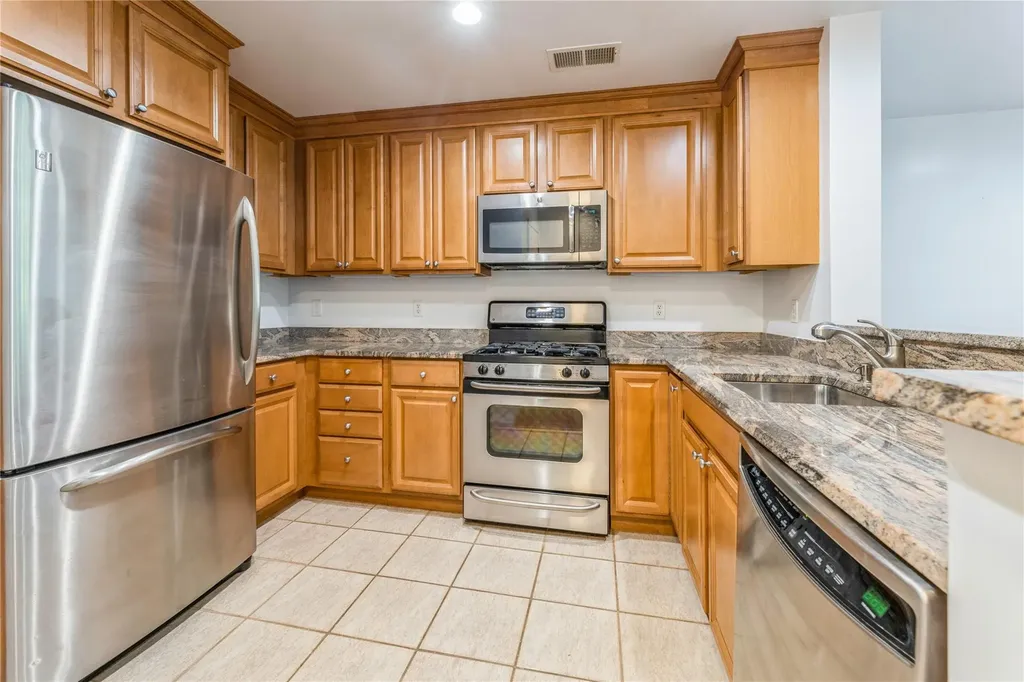 1301 Round Pointe Drive Haverstraw NY 10927