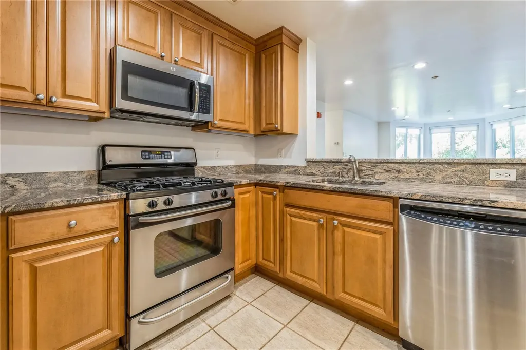 1301 Round Pointe Drive Haverstraw NY 10927