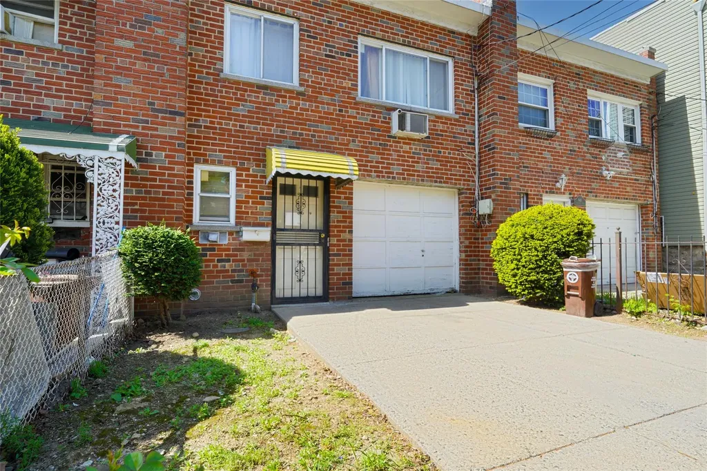 850 E 231st Street Bronx NY 10466