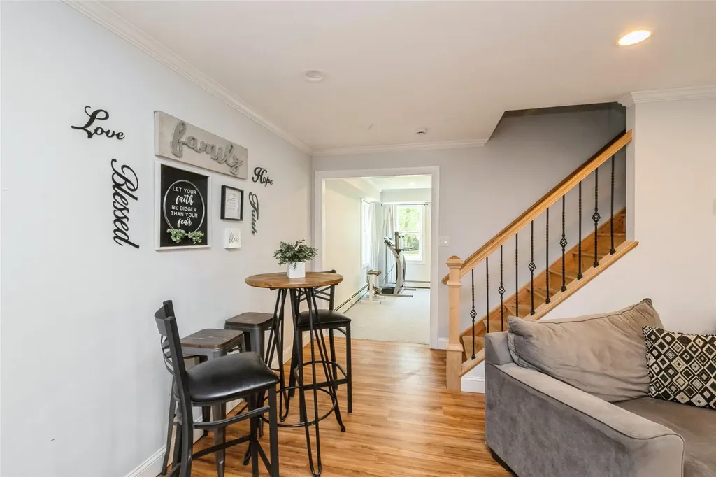 348 Indian Head Road Commack NY 11725