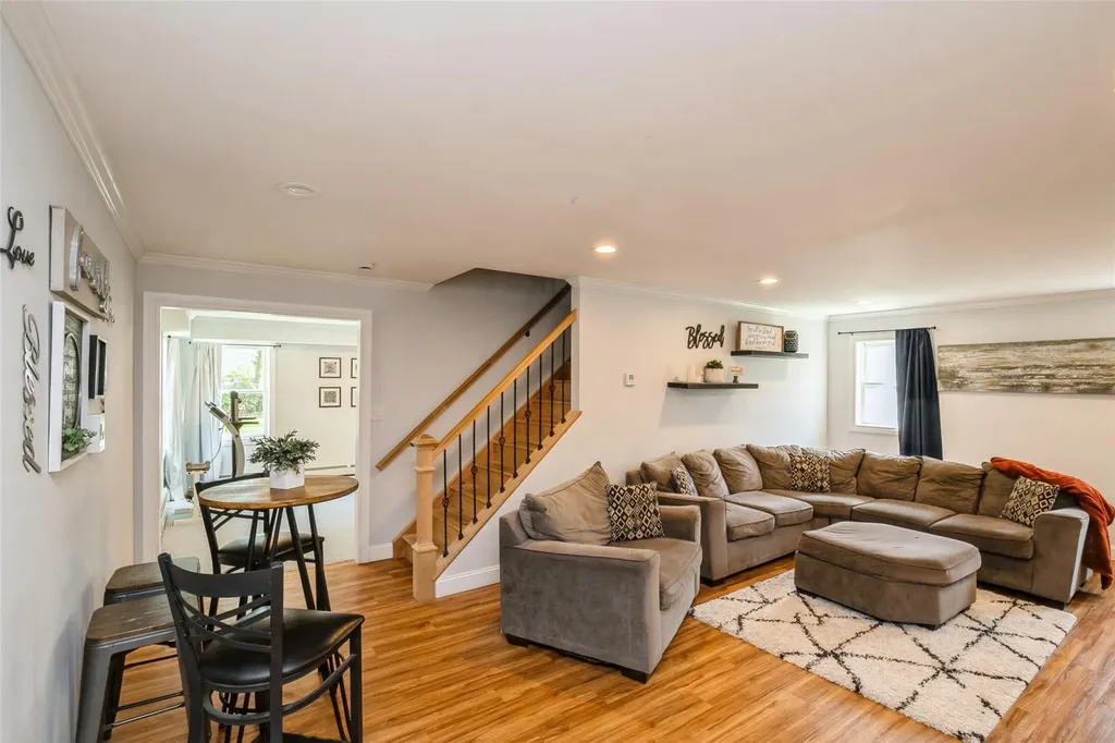 348 Indian Head Road Commack NY 11725