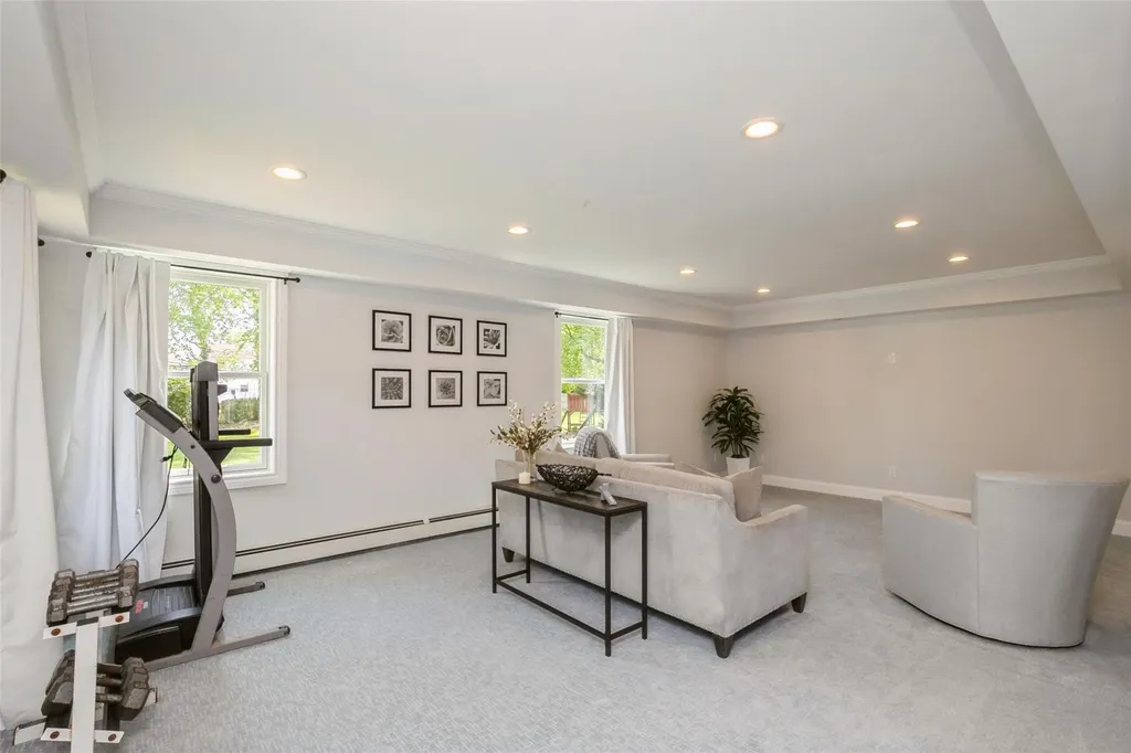 348 Indian Head Road Commack NY 11725