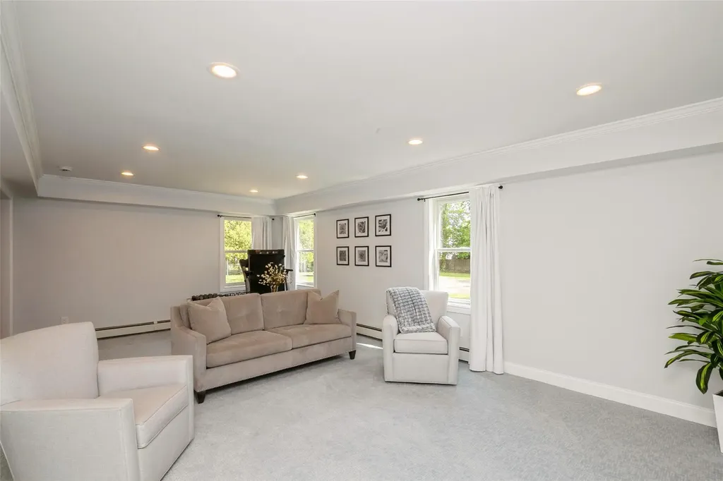 348 Indian Head Road Commack NY 11725