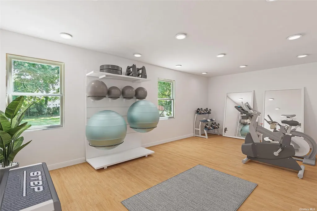 348 Indian Head Road Commack NY 11725