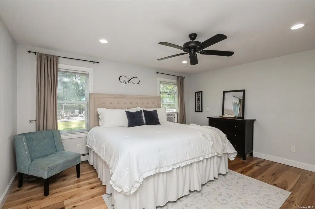 348 Indian Head Road Commack NY 11725