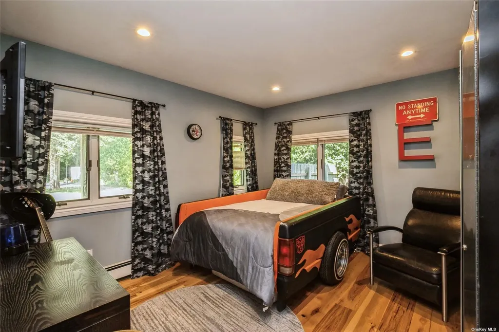 348 Indian Head Road Commack NY 11725
