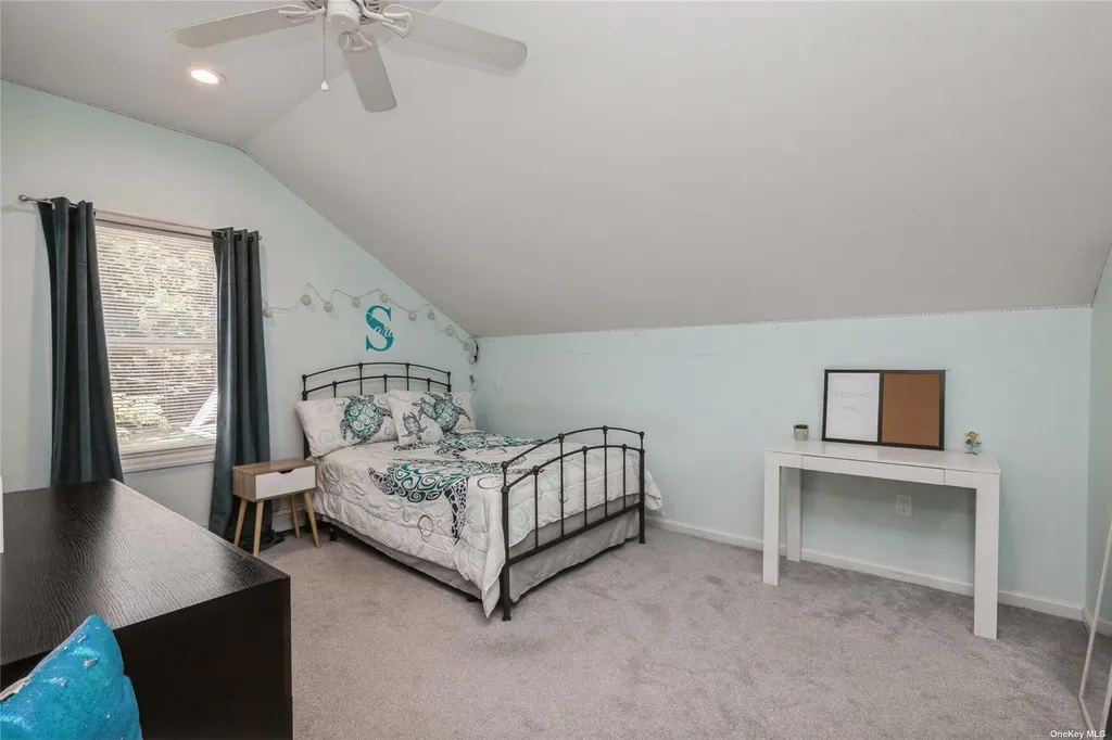 348 Indian Head Road Commack NY 11725