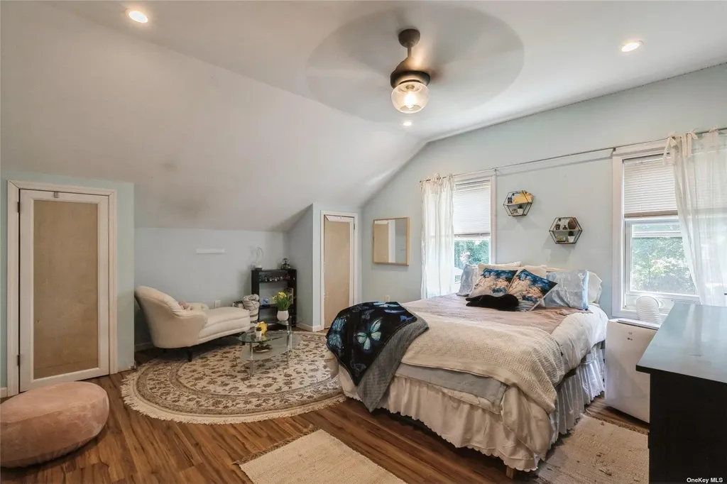 348 Indian Head Road Commack NY 11725
