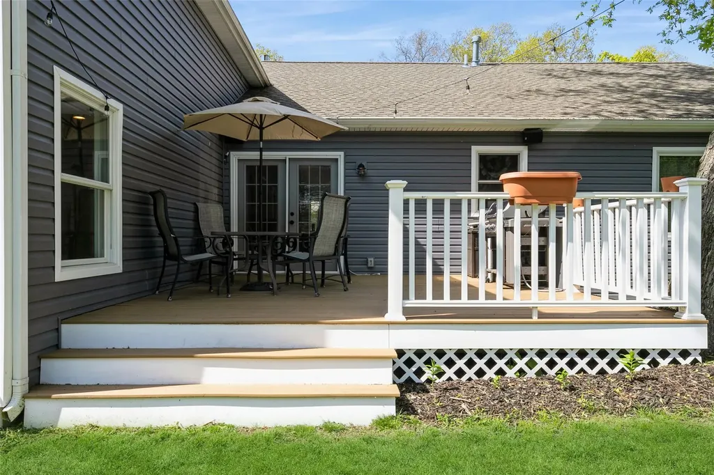 348 Indian Head Road Commack NY 11725