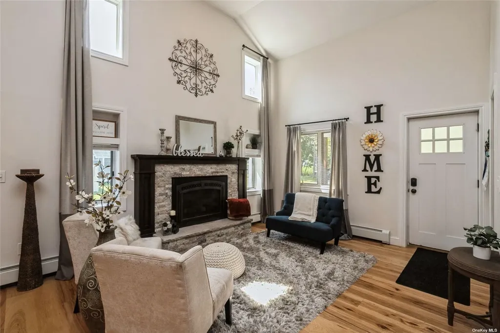 348 Indian Head Road Commack NY 11725