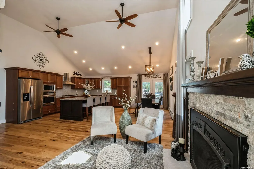 348 Indian Head Road Commack NY 11725