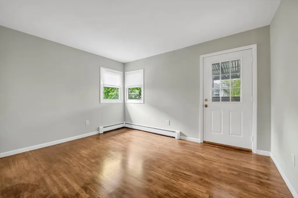 76 Melrose Avenue Lynbrook NY 11563
