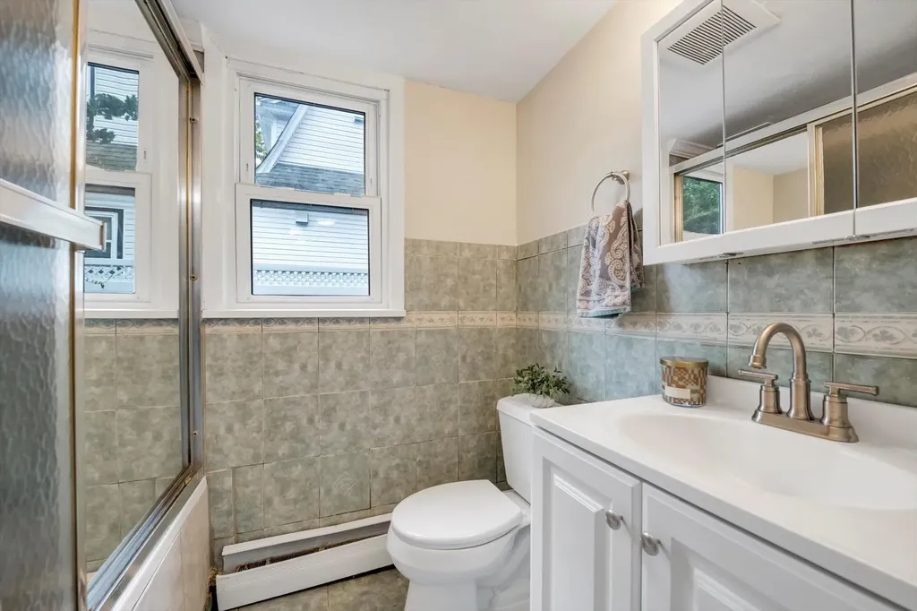 76 Melrose Avenue Lynbrook NY 11563