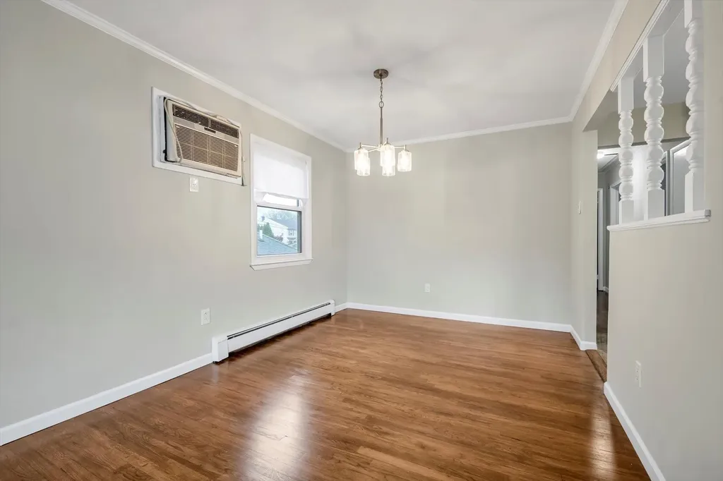 76 Melrose Avenue Lynbrook NY 11563