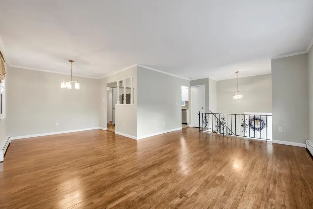 76 Melrose Avenue Lynbrook NY 11563