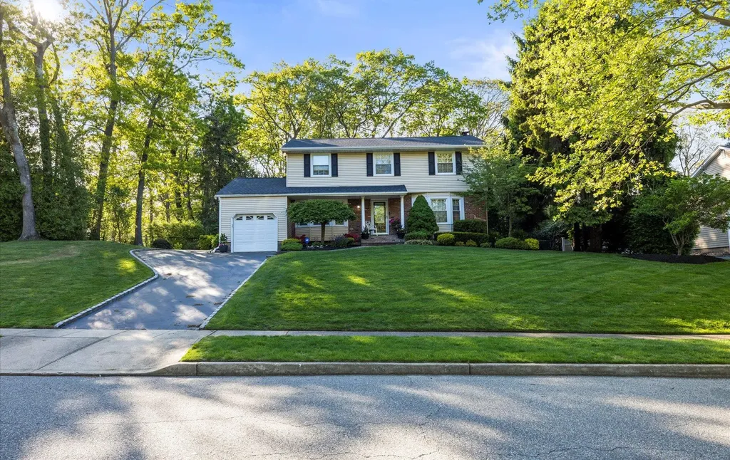 90 Gannet Drive Commack NY 11725