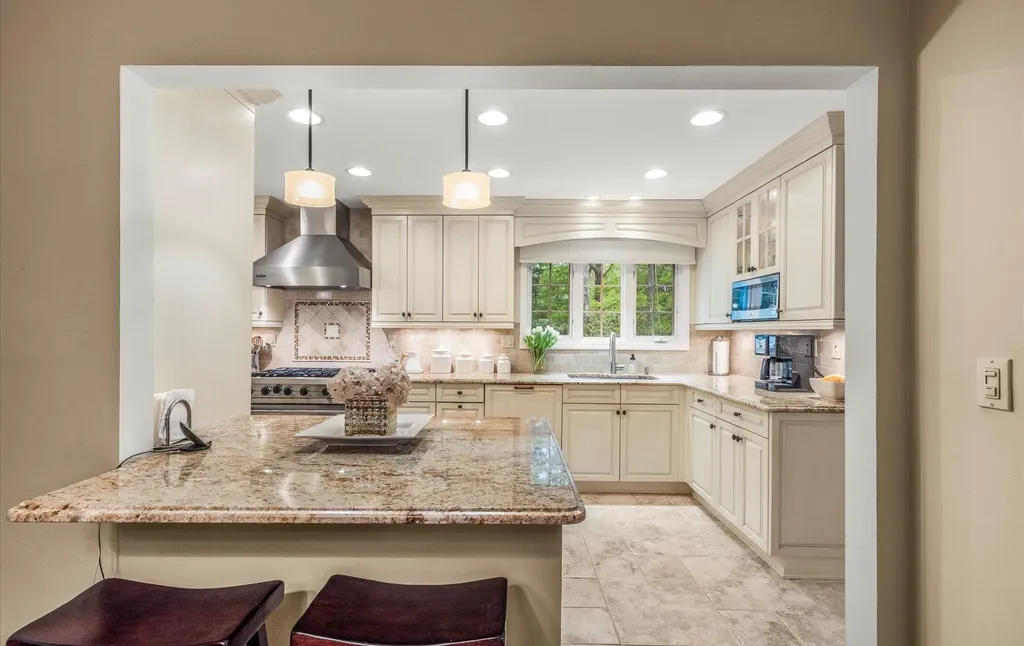 90 Gannet Drive Commack NY 11725