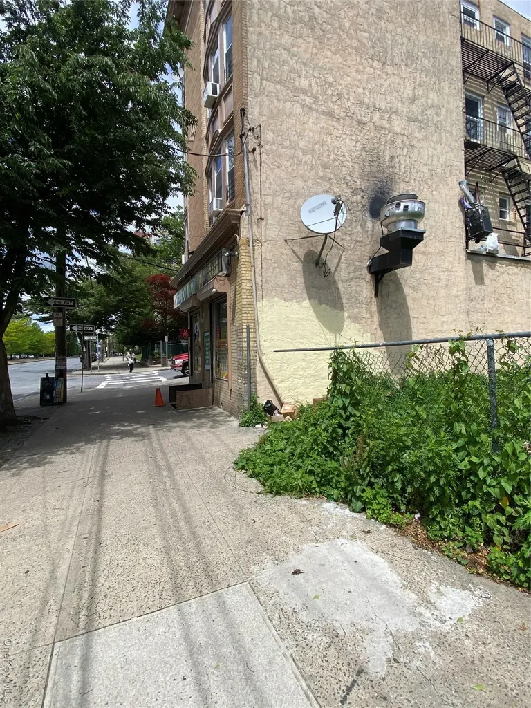 354 Riverdale Avenue Yonkers NY 10705
