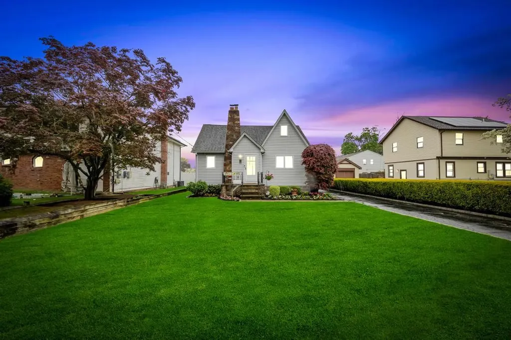 119 Floral Avenue Bethpage NY 11714
