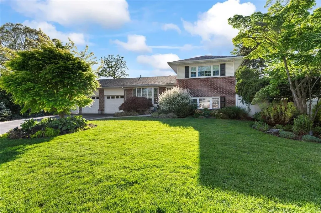 20 Greene Drive Commack NY 11725