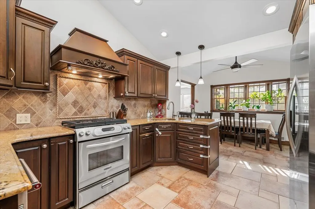 20 Greene Drive Commack NY 11725