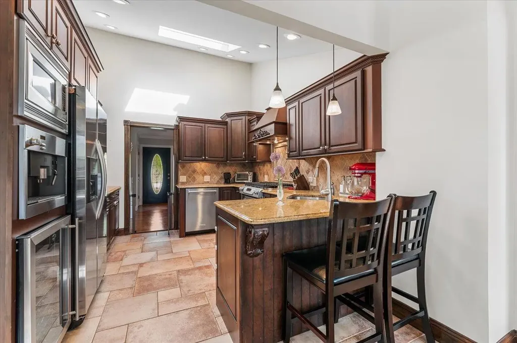 20 Greene Drive Commack NY 11725