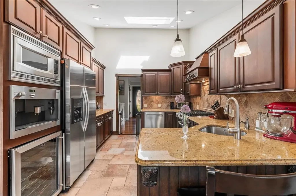 20 Greene Drive Commack NY 11725
