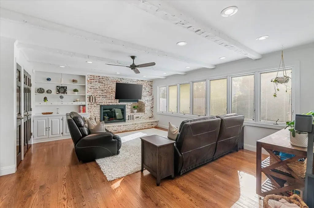 20 Greene Drive Commack NY 11725