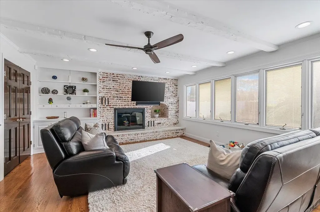 20 Greene Drive Commack NY 11725