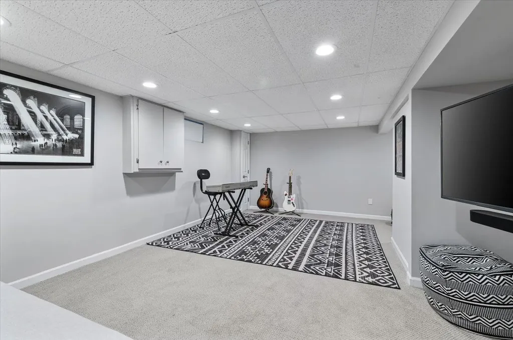 20 Greene Drive Commack NY 11725