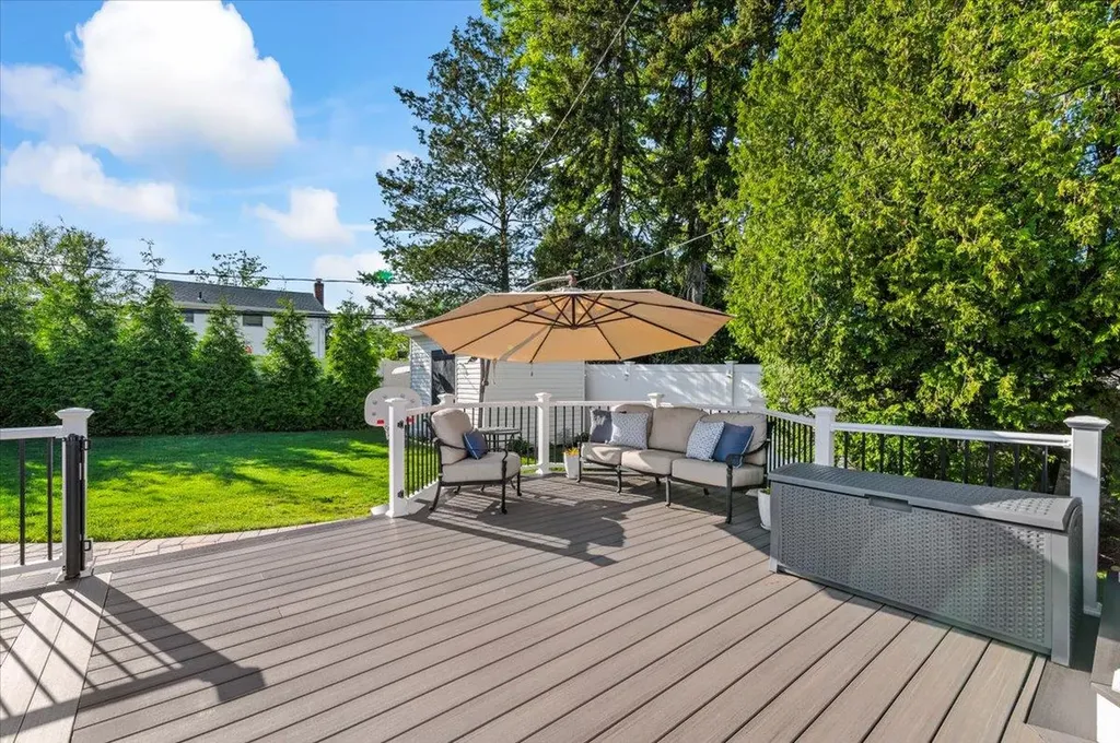 20 Greene Drive Commack NY 11725