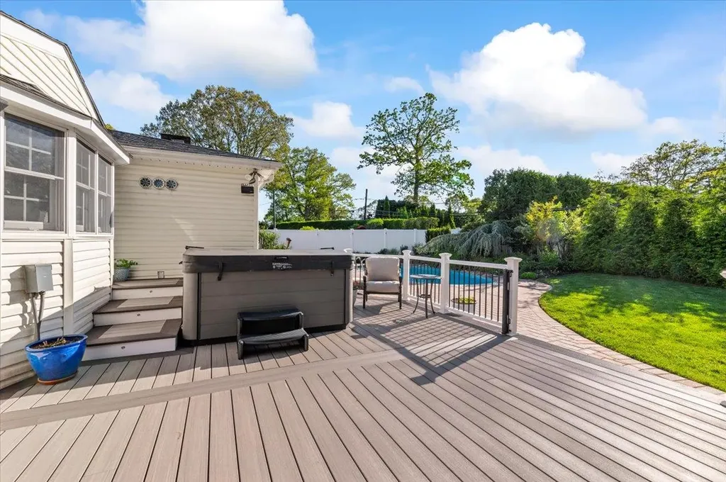20 Greene Drive Commack NY 11725