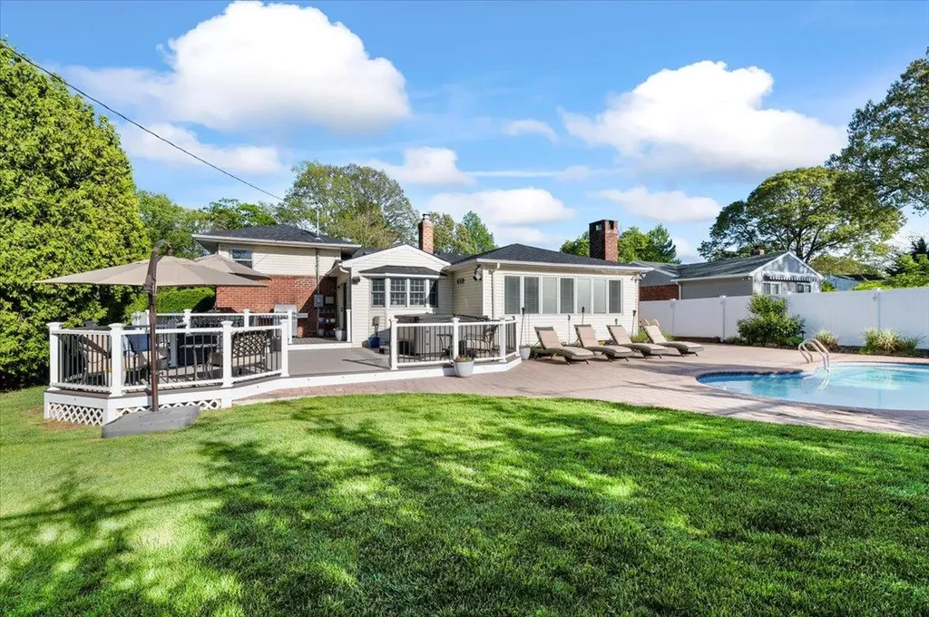 20 Greene Drive Commack NY 11725