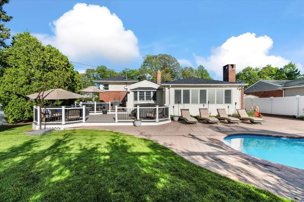 20 Greene Drive Commack NY 11725