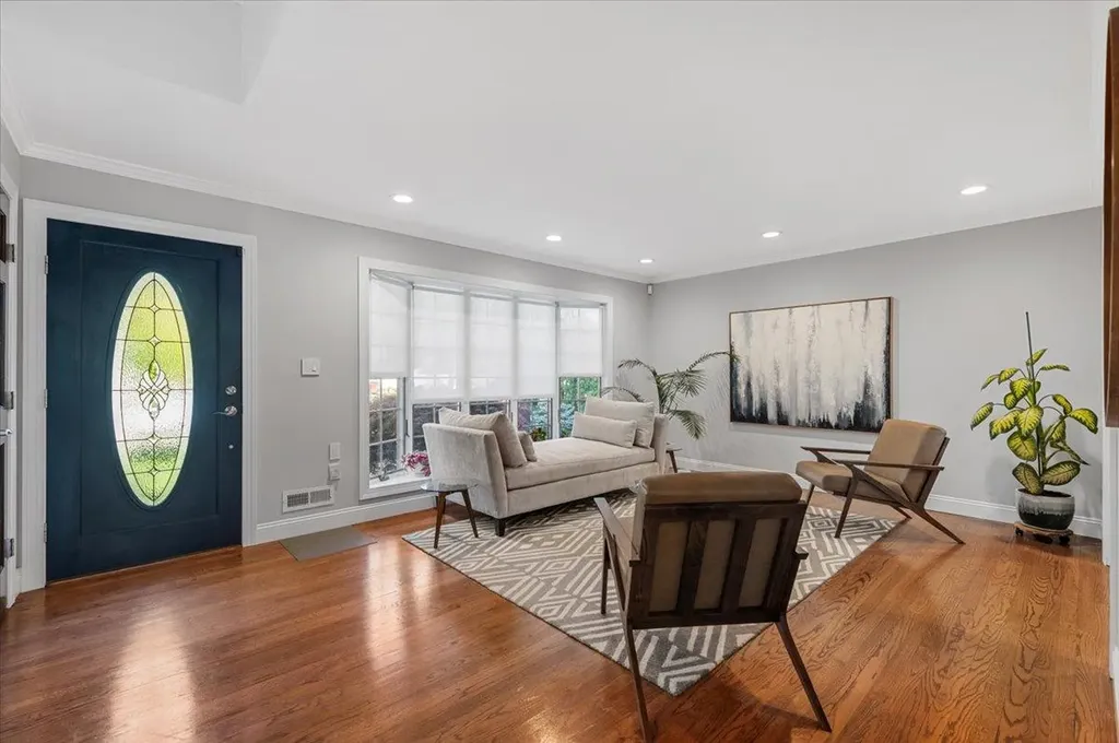 20 Greene Drive Commack NY 11725