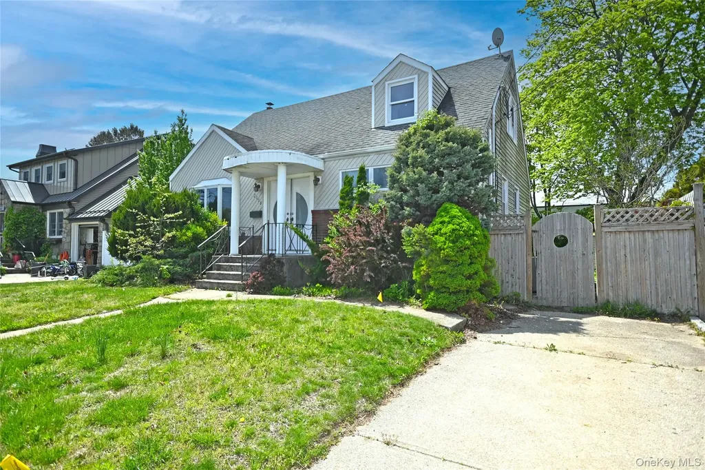 2198 Willow Street Wantagh NY 11793