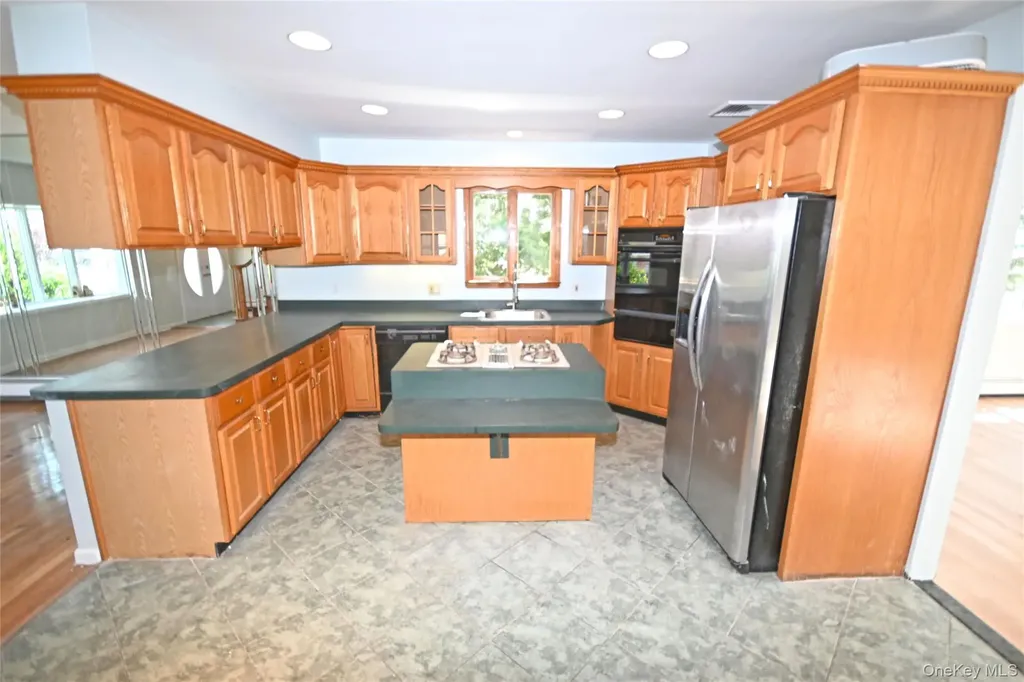 2198 Willow Street Wantagh NY 11793